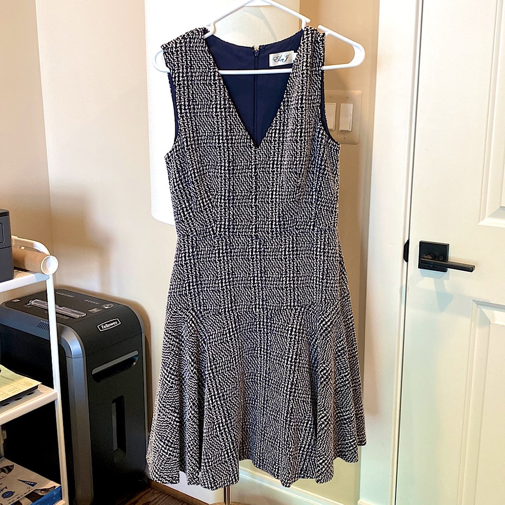 Elegant black and white tweed Eliza J dress in pristine condition size 6